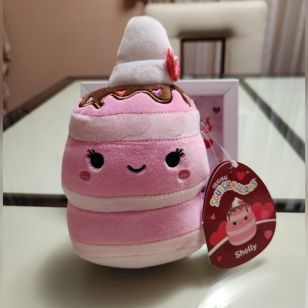 🥞Shelly Squishmallow🍓